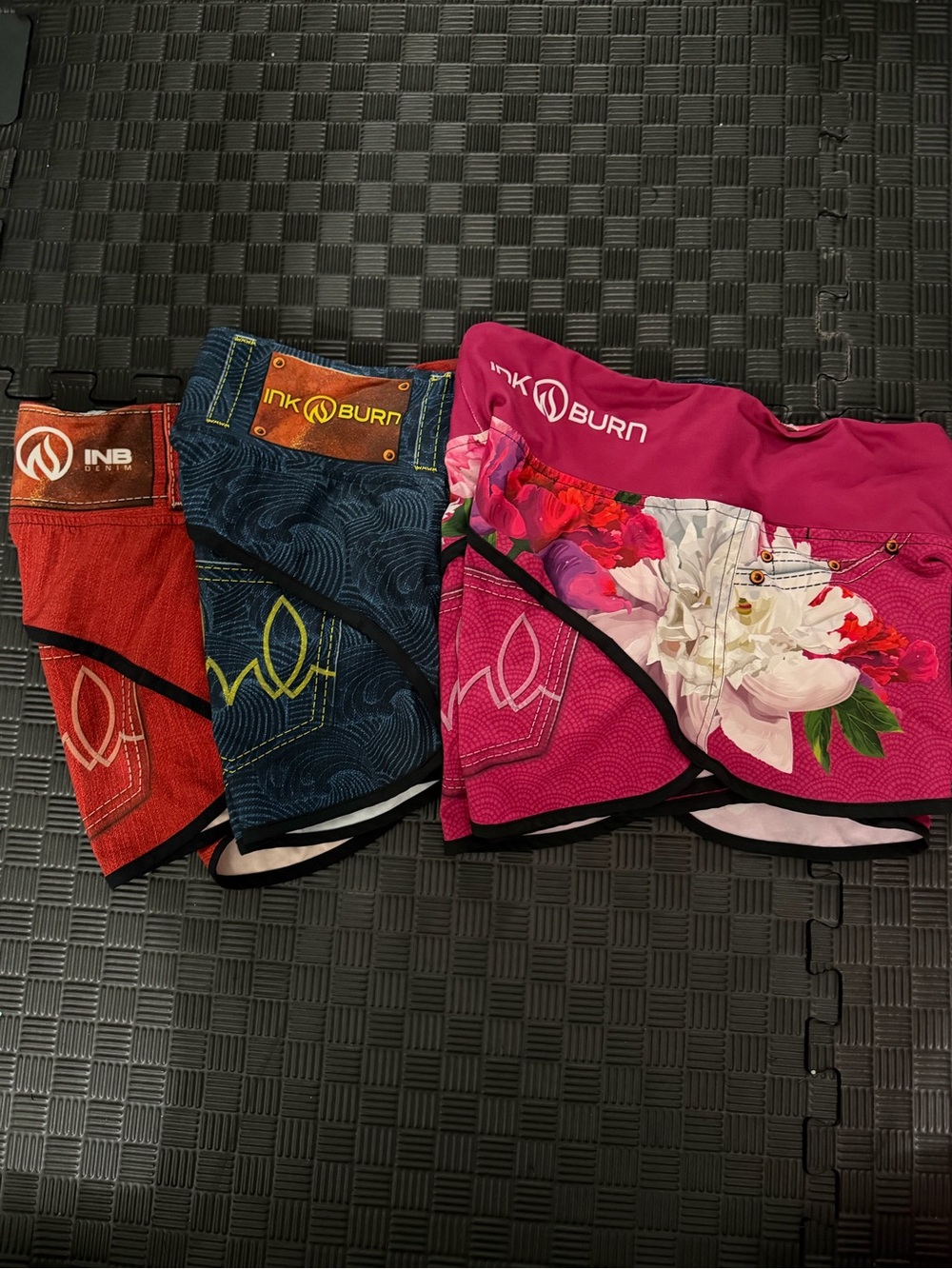 INKnBURN Girls' Pink Floral & Navy Active Shorts Set